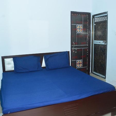 Hotel Chandrasha Villa Ayodhya Dham Ram Mandir 600 Meter Buitenkant foto