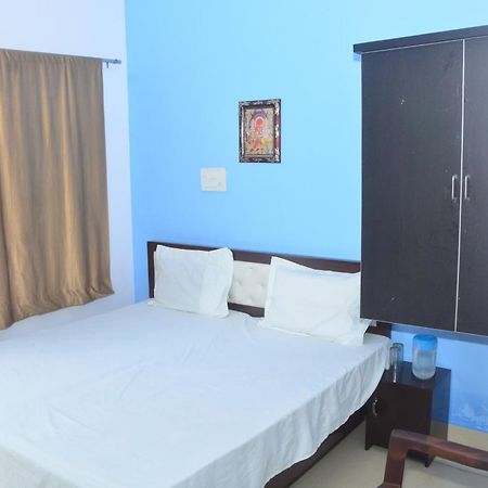 Hotel Chandrasha Villa Ayodhya Dham Ram Mandir 600 Meter Buitenkant foto