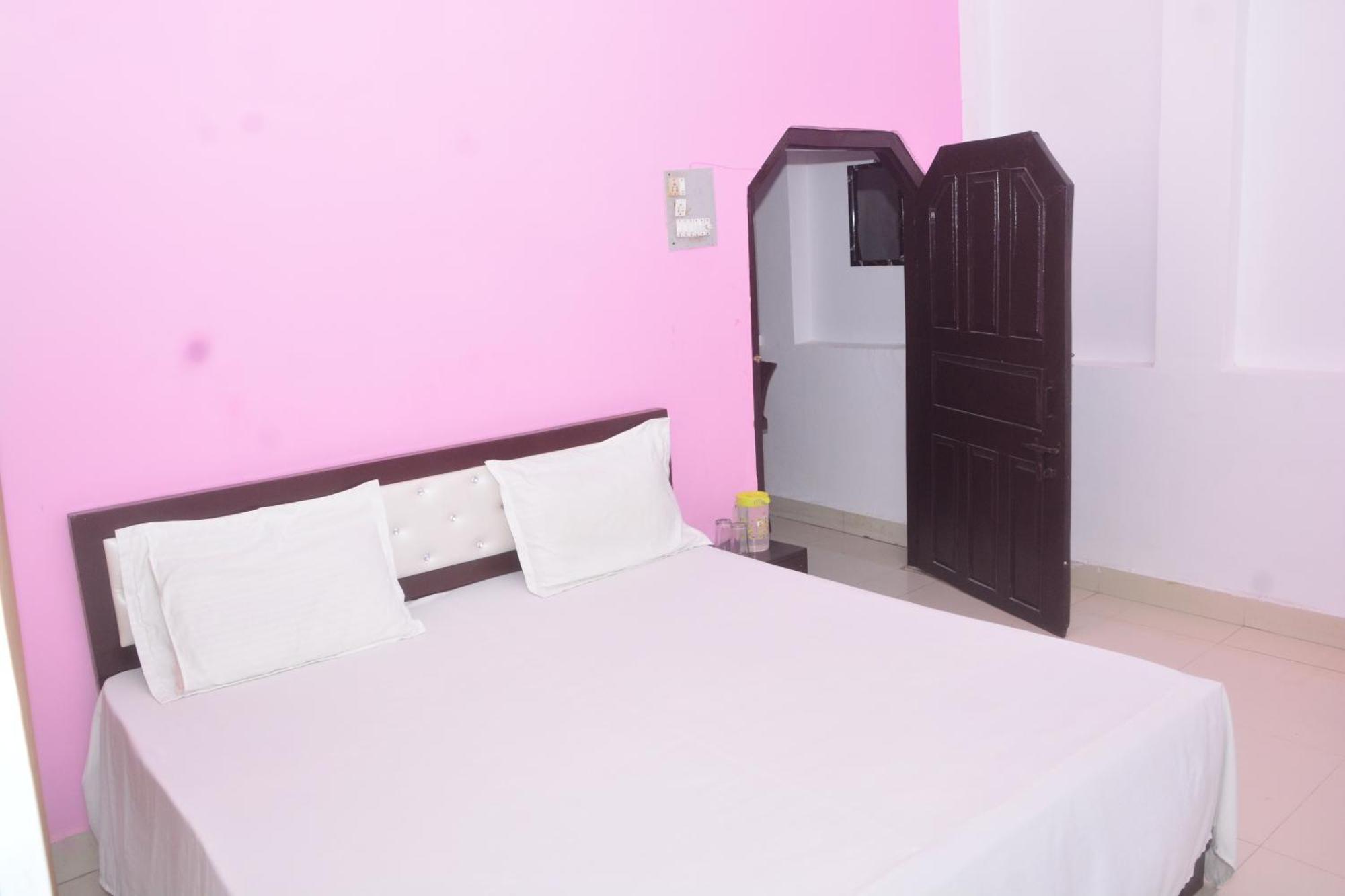 Hotel Chandrasha Villa Ayodhya Dham Ram Mandir 600 Meter Buitenkant foto
