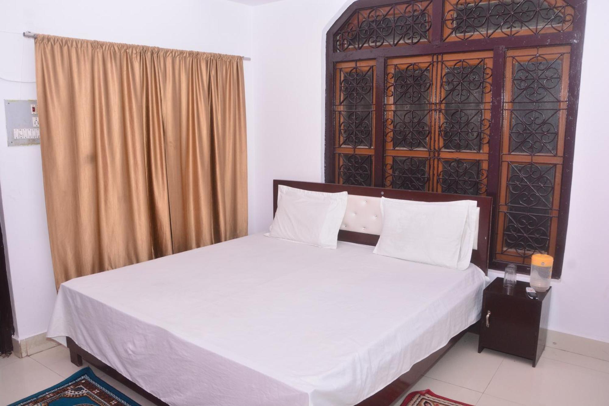 Hotel Chandrasha Villa Ayodhya Dham Ram Mandir 600 Meter Buitenkant foto